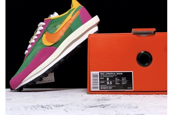 Pine BV0073-301 Green Nike Waffle  LD Sacai 0805